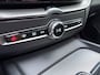 Volvo XC60 T6 Plug-in AWD Ultimate Dark | Luchtvering | Memory seats | Trekhaak | Long range | Head up | Schuif/kantel dak |
