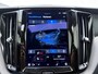 Volvo XC60 T6 Plug-in AWD Ultimate Dark | Luchtvering | Memory seats | Trekhaak | Long range | Head up | Schuif/kantel dak |