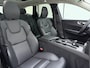 Volvo XC60 T6 Plug-in AWD Ultimate Dark | Luchtvering | Memory seats | Trekhaak | Long range | Head up | Schuif/kantel dak |