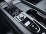 Volvo XC60 T6 Plug-in AWD Ultimate Dark | Luchtvering | Memory seats | Trekhaak | Long range | Head up | Schuif/kantel dak |
