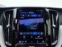 Volvo XC60 T6 Plug-in AWD Ultimate Dark | Luchtvering | Memory seats | Trekhaak | Long range | Head up | Schuif/kantel dak |