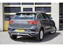 Volkswagen T-Roc 1.5 TSI 150PK! Automaat Style Business Lmv 16" | Led | Pdc | Achteruitrijcamera | Trekhaak | Elek. achterklep | App-Connect | Navi | Virtual cockpit | Climate control | Cruise control | Getint glas