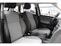 Skoda Fabia Combi 1.2-86pk TSI Arctic. Zeer praktische station met een riante kofferruimte ! Airco, elektr. ramen voor, radio/cd speler etc.