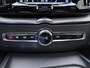 Volvo XC60 T6 Plug-in hybrid AWD Plus Bright | Luchtvering | Schuif/Kantel dak | Sportstoelen | Harmon Kardon |