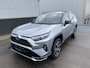 Toyota RAV4 2.5 Plug-in Hybrid AWD Bi-Tone Plus Schuif/kanteldak, Vol luxe! Stoelkoeling + verwarming, 360" Camera, Dodehoekdetectie, HUD, Seat memory,