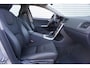 Volvo V60 2.0 D3 Kinetic AUTOMAAT - Climate / Navi / Cruise / Stoelverw. / Parkeers. / Lm velgen
