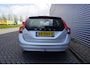 Volvo V60 2.0 D3 Kinetic AUTOMAAT - Climate / Navi / Cruise / Stoelverw. / Parkeers. / Lm velgen
