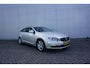 Volvo V60 2.0 D3 Kinetic AUTOMAAT - Climate / Navi / Cruise / Stoelverw. / Parkeers. / Lm velgen