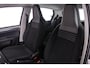 Volkswagen Up! Move up 1.0 MPI 65pk Achteruitrijcamera, Parkeersensor achter, Airco, Bluetooth, DAB, Radio, LED dagrijverlichting, Elektrische ramen voor