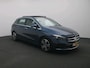 Mercedes-Benz B-klasse 180 Business Solution Luxury | Trekhaak | Panoramadak | Memory | Sfeerverlichting | Keyless Go | Augmented Reality | Inclusief 24 maanden Mercedes-Benz Certified garantie voor Europa.