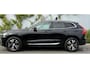 Volvo XC60 2.0 T6 Plug-in hybrid AWD Essential Bright | Adaptieve Cruise Control | Panoramadak | Stoel-/Stuur-/Voorruitverwarming | Standverwarming | Dodehoek Detectie | Parkeercamera | Lederen Bekleding |