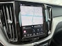Volvo XC60 2.0 T6 Plug-in hybrid AWD Essential Bright | Adaptieve Cruise Control | Panoramadak | Stoel-/Stuur-/Voorruitverwarming | Standverwarming | Dodehoek Detectie | Parkeercamera | Lederen Bekleding |