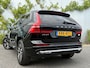 Volvo XC60 2.0 T6 Plug-in hybrid AWD Essential Bright | Adaptieve Cruise Control | Panoramadak | Stoel-/Stuur-/Voorruitverwarming | Standverwarming | Dodehoek Detectie | Parkeercamera | Lederen Bekleding |