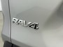 Toyota RAV4 2.5 Hybrid Bi-Tone | Parkeersensoren voor en achter | Carplay | 360 Graden Camera | Elektrische Achterklep |