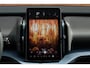 Volvo EX30 Single Motor Extended Range Plus 69 kWh Stoel-/stuurwielverwarming | Harman Kardon | Extra getint glas | 19 inch. lichtmetalen velgen | Keyless entry | Elektrisch bedienbare kofferklep | Pilot assist | Adaptieve cruise control | Apple carplay/ Android auto