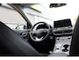 Hyundai Kona Electric EV Premium 64 kWh | Trekhaak | Leder | Stoelverwarming/Koeling | Krell |