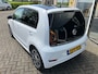 Volkswagen Up! 1.0 high up met R-line pakket!