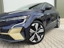 Renault Megane E-Tech EV60 Optimum Charge 220 Iconic Leder / SOH 94% / Warmtepomp / Camera Binnenspiegel / 360 Camera / Navigatie / Carplay / Clima / Two Tone / 20" lm