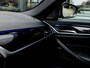 BMW 5-Serie M550i xDrive High Executive | HARMAN KARDON | COMFORT ACCES | BMW LASER LIGHT | 20 INCH | SCHUIF-KANTELDAK | ADAPTIVE CRUISE CONTROL | VOLLEDIG BMW DEALER ONDERHOUDEN | SOPHISTO GRAU |
