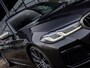 BMW 5-Serie M550i xDrive High Executive | HARMAN KARDON | COMFORT ACCES | BMW LASER LIGHT | 20 INCH | SCHUIF-KANTELDAK | ADAPTIVE CRUISE CONTROL | VOLLEDIG BMW DEALER ONDERHOUDEN | SOPHISTO GRAU |