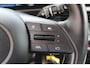 Hyundai Bayon 1.0 T-GDI Premium Sky DAB, extra getint glas achter.
