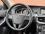Volvo V40 2.0 T2 Kinetic Navigatie, Bluetooth, 17 inch R-design wielen, High performance audio, Park assist achter, Diffuser achterbumper, Dubbele uitlaten, Volledig dealeronderhouden