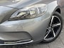 Volvo V40 2.0 T2 Kinetic Navigatie, Bluetooth, 17 inch R-design wielen, High performance audio, Park assist achter, Diffuser achterbumper, Dubbele uitlaten, Volledig dealeronderhouden