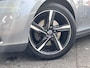Volvo V40 2.0 T2 Kinetic Navigatie, Bluetooth, 17 inch R-design wielen, High performance audio, Park assist achter, Diffuser achterbumper, Dubbele uitlaten, Volledig dealeronderhouden