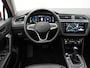 Volkswagen Tiguan 1.4 TSI eHybrid Elegance Automaat - IQ light - Panorama-dak - HUD - Leer - Navigatie - Stoelverwarming - 360 Camera