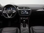 Volkswagen Tiguan 1.4 TSI eHybrid Elegance Automaat - IQ light - Panorama-dak - HUD - Leer - Navigatie - Stoelverwarming - 360 Camera