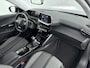 Peugeot 2008 1.2 100pk Allure | AppleCarPlay/Android | Parkeersensoren | Climate control | Cruise control | 17'' LM velgen