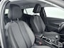 Peugeot 2008 1.2 100pk Allure | AppleCarPlay/Android | Parkeersensoren | Climate control | Cruise control | 17'' LM velgen