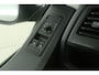 Volkswagen Transporter 2.0 TDI L2H1 140PK | Airco | 3 Zits | Trekhaak | 2xSchuifdeur | Parkeersens.
