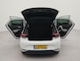 Volkswagen ID.3 First Plus 58 kWh incl afneembare trekhaak | SoH 92,1 % | Apple Carplay | Afneembare trekhaak | Navigatie | Achteruitrij camera | Parkeersensoren voor en achter | Wifi | Spraakbediening | Voorstoelen verwarmd |