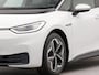 Volkswagen ID.3 First Plus 58 kWh incl afneembare trekhaak | SoH 92,1 % | Apple Carplay | Afneembare trekhaak | Navigatie | Achteruitrij camera | Parkeersensoren voor en achter | Wifi | Spraakbediening | Voorstoelen verwarmd |