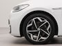 Volkswagen ID.3 First Plus 58 kWh incl afneembare trekhaak | SoH 92,1 % | Apple Carplay | Afneembare trekhaak | Navigatie | Achteruitrij camera | Parkeersensoren voor en achter | Wifi | Spraakbediening | Voorstoelen verwarmd |