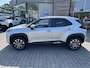 Toyota Yaris Cross HYBRID 130 DYNAMIC NIEUW & DIRECT LEVERBAAR!!! COMFORT-PACK PARK-SENSOREN BLIND-SPOT STOEL/STUURVERW NAVI APPLE/ANDROID