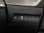 Peugeot 208 1.2 PureTech Sport Automaat (APPLE CARPLAY, PARKEERSENSOREN, GETINT GLAS, SPORTSTOELEN, CRUISE, LANE ASSIST, NIEUWSTAAT)