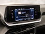 Peugeot 208 1.2 PureTech Sport Automaat (APPLE CARPLAY, PARKEERSENSOREN, GETINT GLAS, SPORTSTOELEN, CRUISE, LANE ASSIST, NIEUWSTAAT)