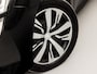 Peugeot 208 1.2 PureTech Sport Automaat (APPLE CARPLAY, PARKEERSENSOREN, GETINT GLAS, SPORTSTOELEN, CRUISE, LANE ASSIST, NIEUWSTAAT)
