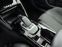 Peugeot e-2008 SUV EV GT 50 kWh 136pk | Accu 94% | Schuif/kanteldak | Navigatie | Stoelverwarming | Dodehoekbewaking | Adaptieve Cruise Control