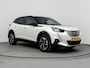 Peugeot e-2008 SUV EV GT 50 kWh 136pk | Accu 94% | Schuif/kanteldak | Navigatie | Stoelverwarming | Dodehoekbewaking | Adaptieve Cruise Control