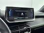 Peugeot e-2008 SUV EV GT 50 kWh 136pk | Accu 94% | Schuif/kanteldak | Navigatie | Stoelverwarming | Dodehoekbewaking | Adaptieve Cruise Control