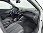 Peugeot e-2008 SUV EV GT 50 kWh 136pk | Accu 94% | Schuif/kanteldak | Navigatie | Stoelverwarming | Dodehoekbewaking | Adaptieve Cruise Control