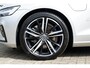 Volvo V60 T6 Recharge AWD R-Design | Elektrisch verstelbare bestuurdersstoel met geheugen | Adaptive Cruise Control & Pilot Assist | Premium Audio Harman & Kardon | Rondomzicht camera | Voorstoelen en stuurwiel verwarmd | Achterbank verwarmd | Trekhaak semi elektrisch | Keyless entry & drive | Dodehoekdetectie met correctie | Apple Carplay & Android Auto | Extra getint glas | Standkachel |