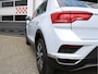 Volkswagen T-Roc 1.5 TSI 150PK Style Business Automaat /NAVI/ACC/Camera/PDC/LED/17'LM/DAB+/Apple carplay/Lane assist/NAP! 1e eig!