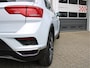 Volkswagen T-Roc 1.5 TSI 150PK Style Business Automaat /NAVI/ACC/Camera/PDC/LED/17'LM/DAB+/Apple carplay/Lane assist/NAP! 1e eig!