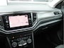 Volkswagen T-Roc 1.5 TSI 150PK Style Business Automaat /NAVI/ACC/Camera/PDC/LED/17'LM/DAB+/Apple carplay/Lane assist/NAP! 1e eig!