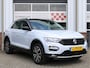 Volkswagen T-Roc 1.5 TSI 150PK Style Business Automaat /NAVI/ACC/Camera/PDC/LED/17'LM/DAB+/Apple carplay/Lane assist/NAP! 1e eig!