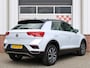 Volkswagen T-Roc 1.5 TSI 150PK Style Business Automaat /NAVI/ACC/Camera/PDC/LED/17'LM/DAB+/Apple carplay/Lane assist/NAP! 1e eig!